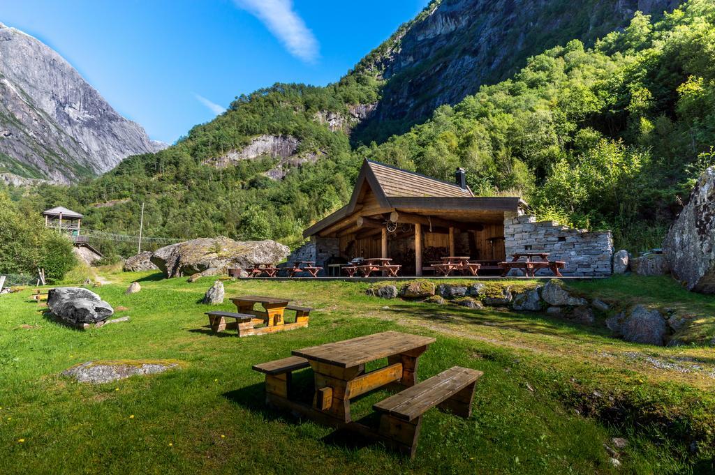 Отель Briksdalsbre Fjellstove Экстерьер фото